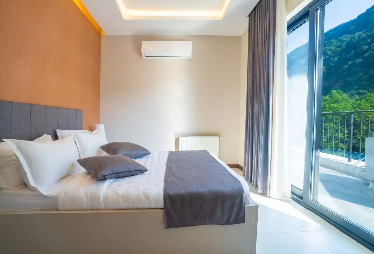 Alibaba https://cdn.alibaba.ir/ostorage/hotel-accommodation-images/689b2b89ac13a7ed0d8657e5_سوئیت رویال 2.webp